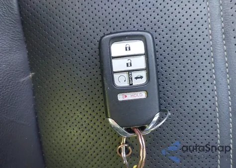 2021 Honda Insight Touring z USA, uszkodzony, nr VIN 19XZE4F98ME005319